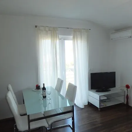Oleander Apartment *
