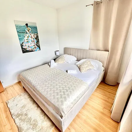 Oleander Apartment