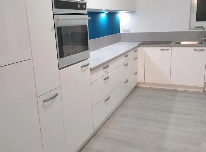 Oleander 아파트 산책길